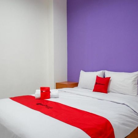 Отель Reddoorz Near Alun Alun Kaliwungu Kendal Brangsong Экстерьер фото