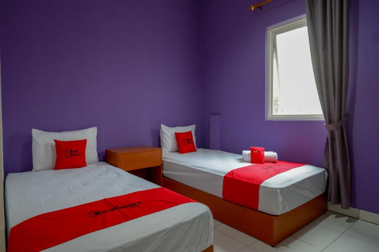 Отель Reddoorz Near Alun Alun Kaliwungu Kendal Brangsong Экстерьер фото